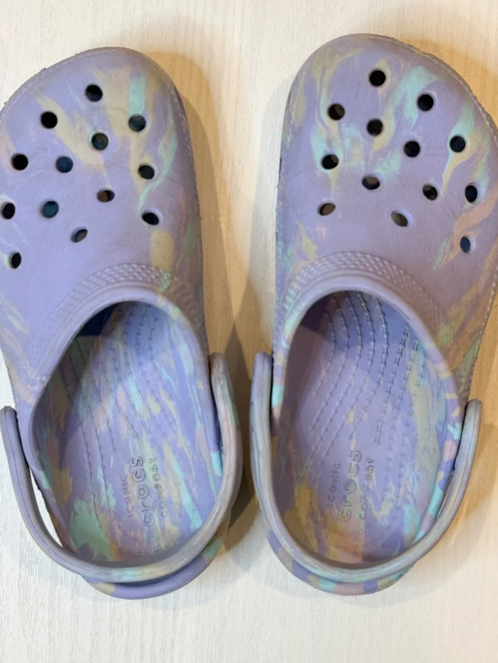 Crocs Classic Clogs - purple marble - size C12